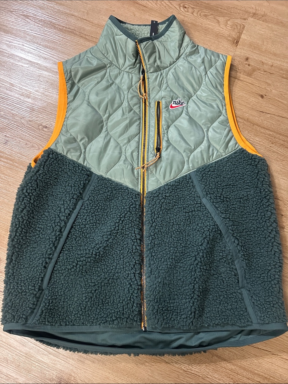 Nike vest size large